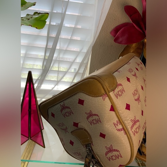 VINTAGE MCM Boston Bag 🤩”Host Pick” - Picture 13 of 16